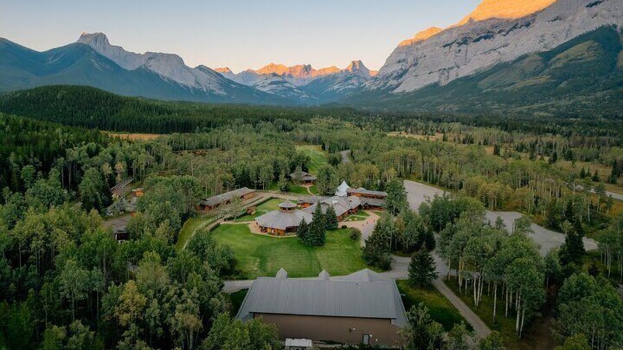 Valley Vista 1.5 Hour Horseback Trail Ride in Kananaskis