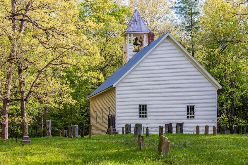 Cades Cove Sightseeing Self-Guided Driving Audio Tour