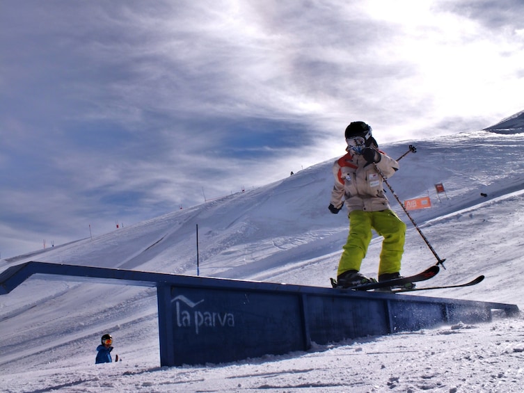Person skiing in La Parva

