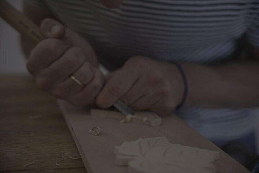 Wood carving workshop in Santorini 