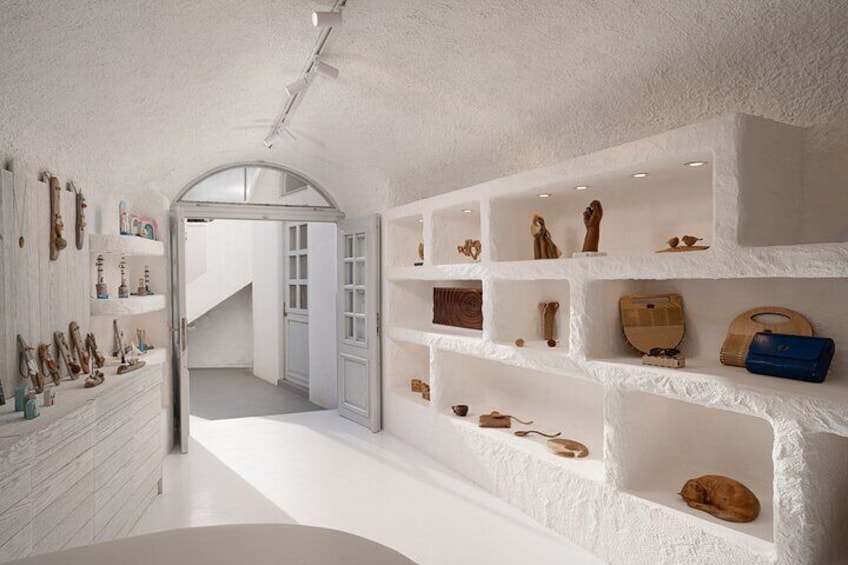 Wood carving workshop in Santorini no1