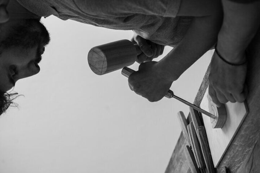 Wood carving workshop in Santorini no1