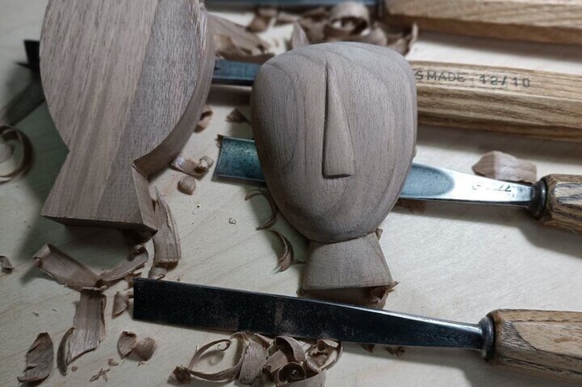 Wood carving workshop in Santorini no1