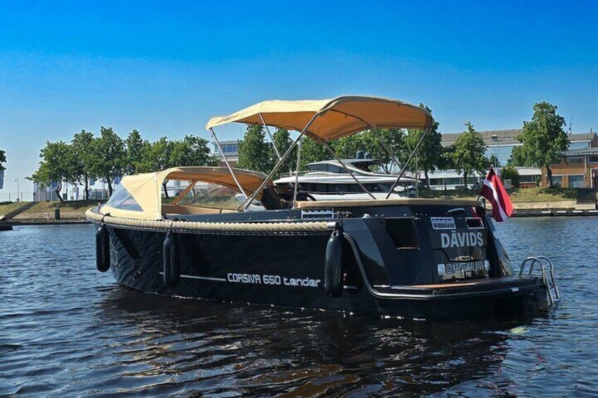 Private Boat Tour experience in Riga (City Canal and Daugava)