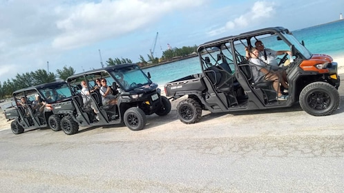 Erzählte Insel-Jeep-Tour durch Nassau mit vollem bahamischem Mittagessen