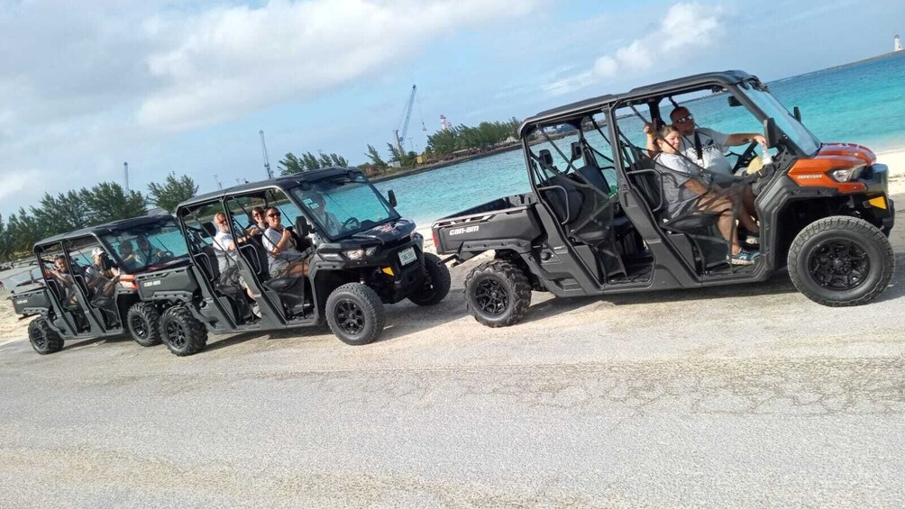 Narrated Island Jeep Tour of Nassau with full bahamian lunch