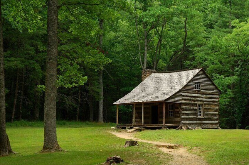 Cades Cove Sightseeing Self-Guided Driving Audio Tour