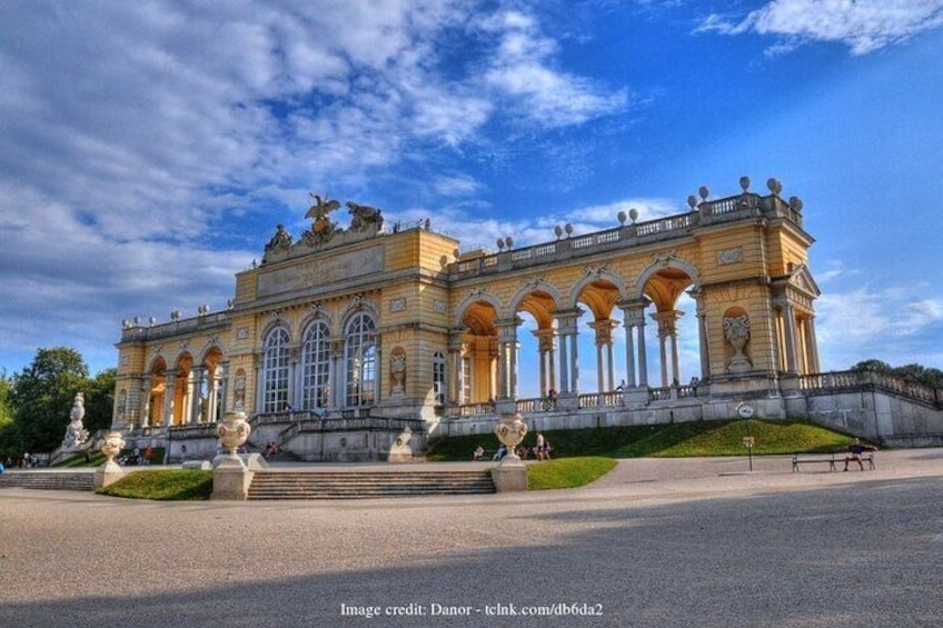 Explore Schönbrunn Palace & Gardens: Private 2.5-hour Guided Tour