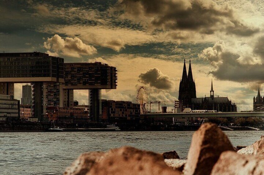 Self-Guided Tour of Cologne with Interactive City Game