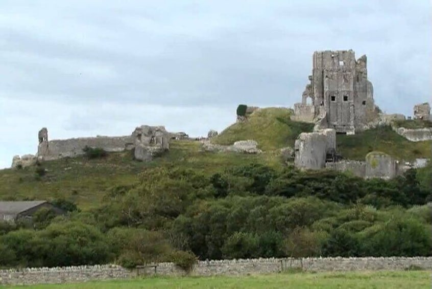 E-Bike Half-Day Tour with Lunch to Harrys Rock or Corfé Castle