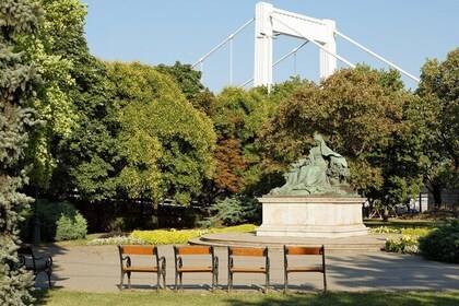 Paranormal detektiv fra Budapest: Selvstyrende mysterium puslespil