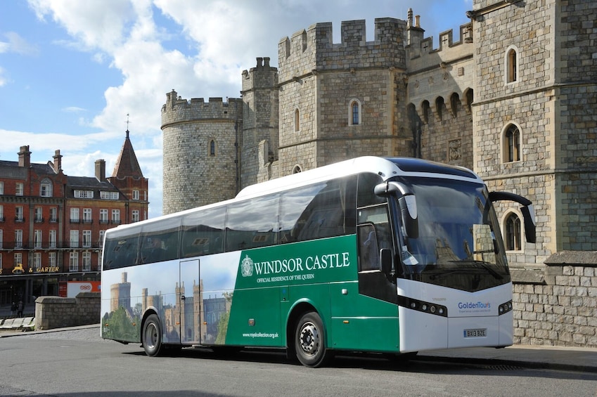 Windsor Castle bus tour parked in front of the St George's Chapel, Windsor Castle