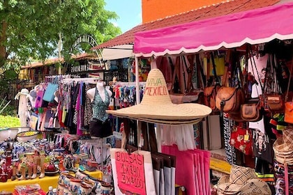 Cancun Shopping Private Guided Tour & City Sightseeing