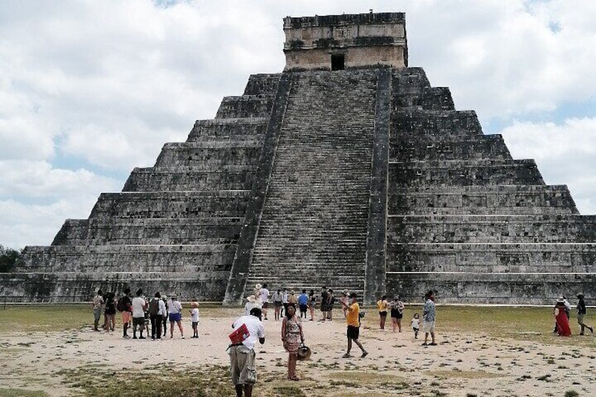 Sightseeing Tour of the Chichen Itza Ruins National Park