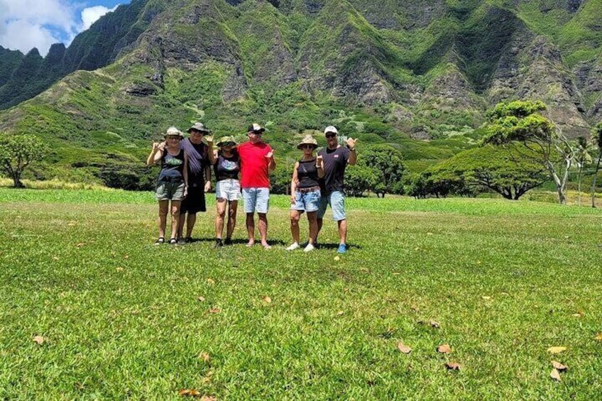 Full Day Oahu Tour with Byodo Temple & Waimea Waterfalls 