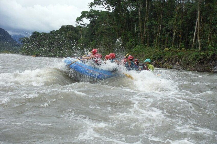 Extreme Rafting in Baños de Agua Santa Level III and IV+