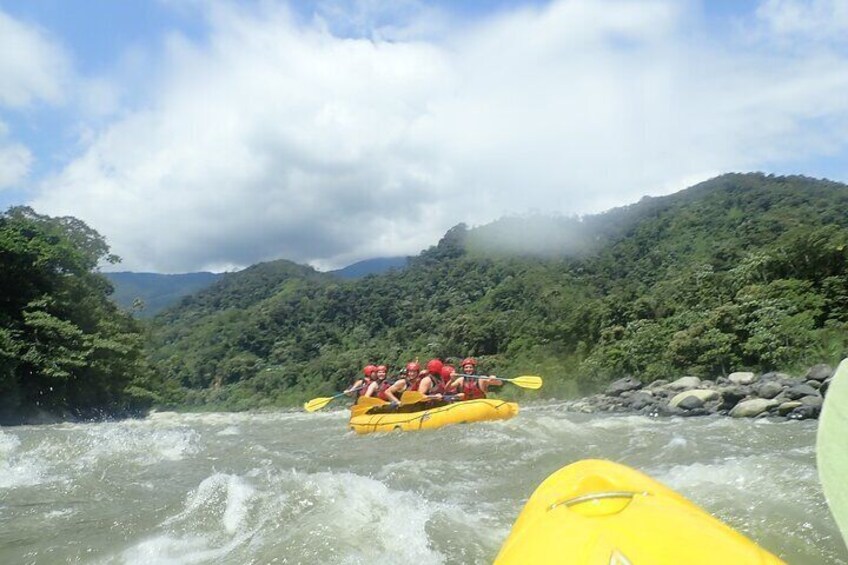 Half Day Extreme Rafting Baños de Agua Santa Level III and IV