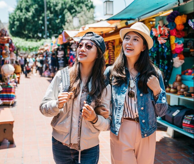 Los Angeles: Hop-On Hop-Off Audio Guide & Celebrity Homes Package