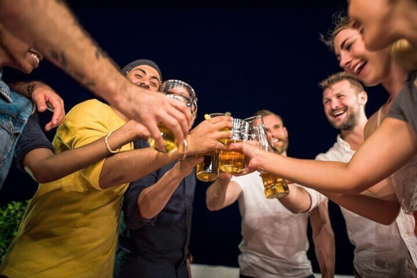 Krakow: Cruise on the Vistula River and Walking Beer Tour