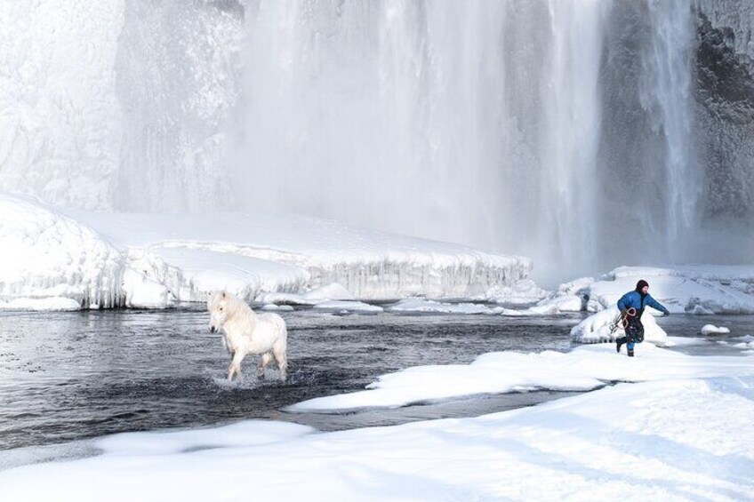 Ultimate Private 3 days Tour from Reykjavik with Luke by Jeep with Photography 