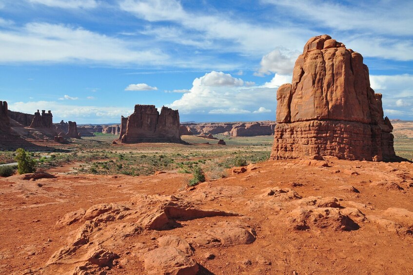 Arches and Canyonlands National Park Self-Driving Combo Tour