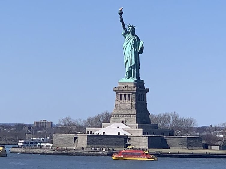 NYC: Guided Tour of Staten Island Ferry & Statue of Liberty