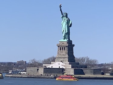 NYC: ทัวร์นำชมเรือเฟอร์รี่เกาะสตาเตนและเทพีเสรีภาพ