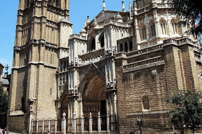 Toledo Small Group Walking Tour with Official Guide