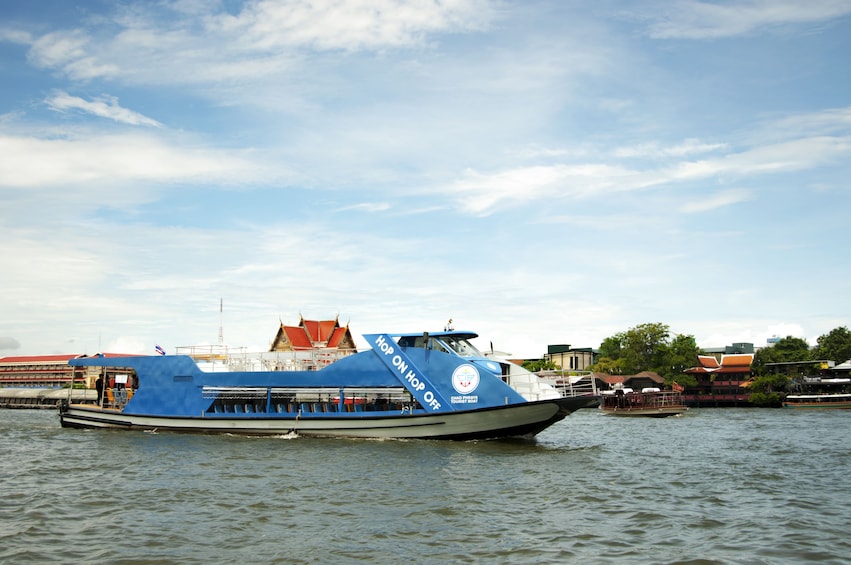 Carregar foto 5 de 5. Chao Phraya Tourist Boat