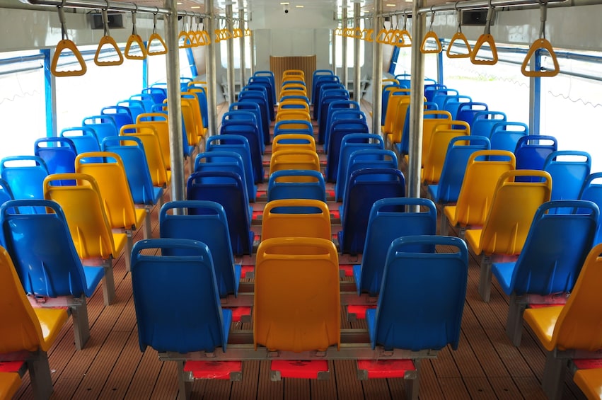 Carregar foto 3 de 5. Seats aboard the Chao Phraya Tourist Boat