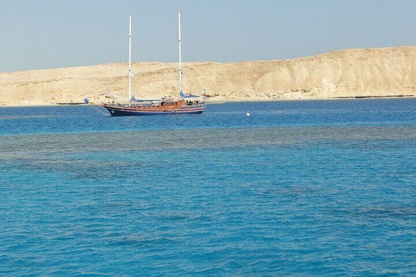 Tiran Island Full Day Snorkeling Sea Trip & intro dive 15 min - Sharm El Sheikh