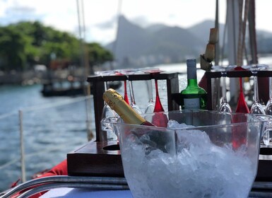 Río de Janeiro: Paseo en velero al atardecer