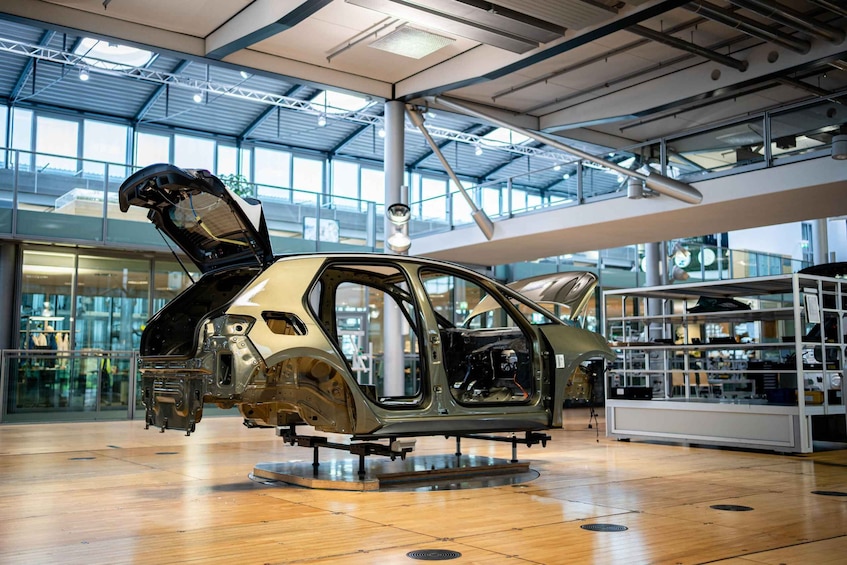 Picture 2 for Activity Dresden: Tour of VW's Transparent Factory