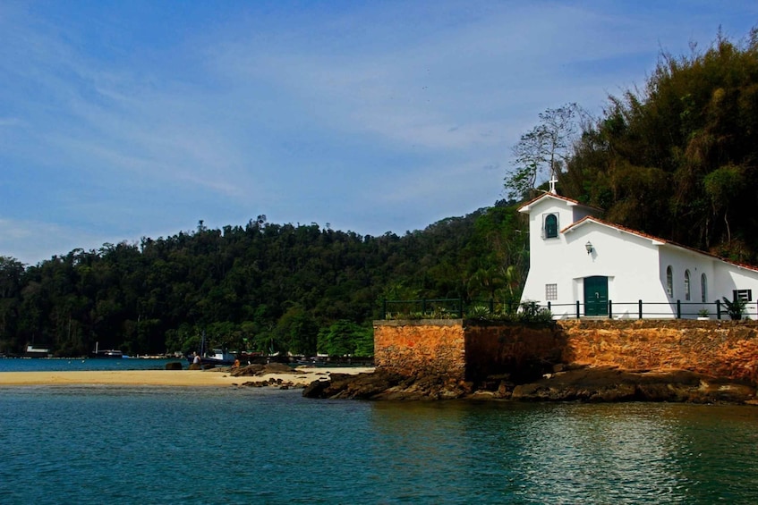 Picture 3 for Activity From Angra dos Reis: Botinas & Dentista Beach Speedboat Tour