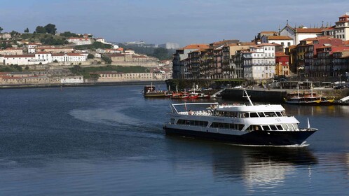 Ab Porto: Douro-Flusskreuzfahrt, Weinkellerbesuch & Mittagessen