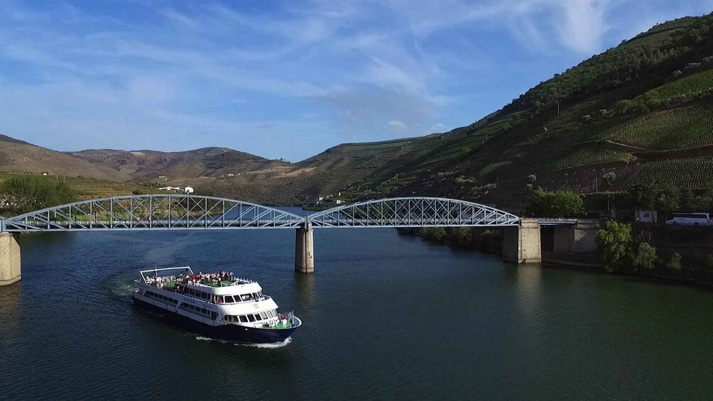 Picture 3 for Activity From Porto: Douro River Cruise, Winery Visit & Lunch