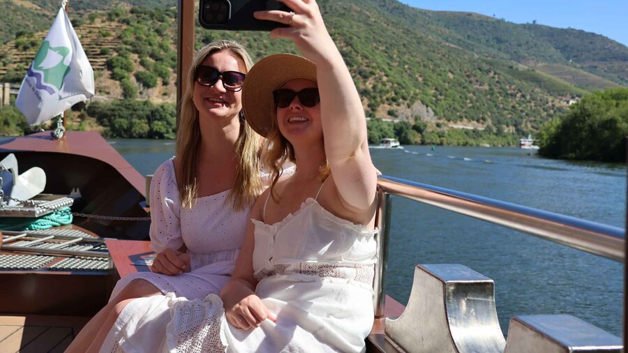 Picture 2 for Activity Porto: Douro Valley with Small Wineries, Lunch and Boat Tour