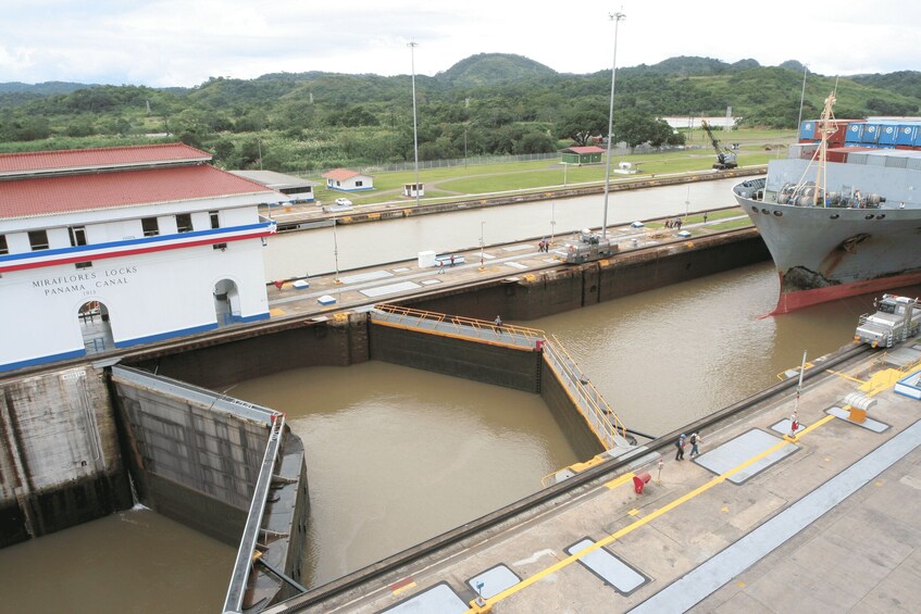 Picture 2 for Activity 6-Hour Panama Canal Ship Cruise