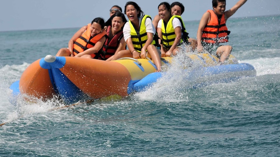 Boracay: Inflatable Banana or Dragon Boat Ride