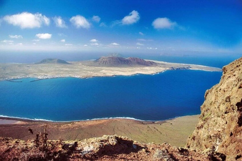 Picture 2 for Activity Lanzarote: Volcanic Landscapes Tour with Panoramic Views