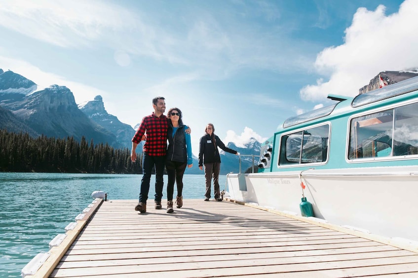 Picture 3 for Activity Jasper National Park: Maligne Lake Cruise With Guide