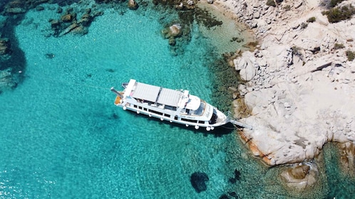 Da Palau: Tour in barca di un giorno intero dell'Arcipelago di La Maddalena