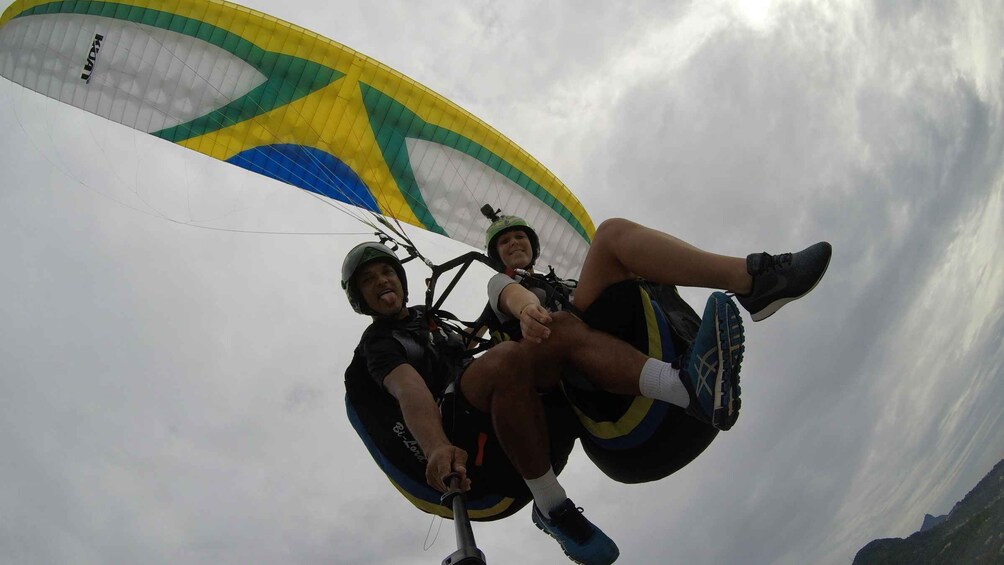 Picture 6 for Activity Rio de Janeiro: Tandem Paragliding Flight