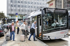 HOP ON HOP OFF + Walking Tour + Vienna Airport Bus