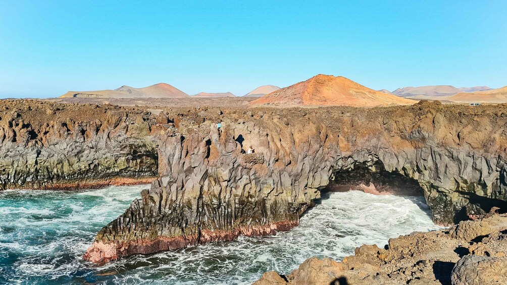 Picture 3 for Activity Lanzarote: Volcanos of Timanfaya and Caves Tour with Lunch