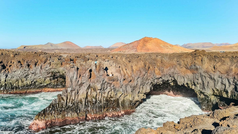 Picture 3 for Activity Lanzarote: Volcanos of Timanfaya and Caves Tour with Lunch