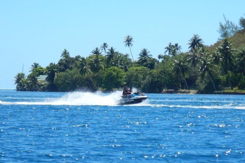 Jet-ski excursion 3 hrs Jet ski excursion to Moorea (single or two-seater)