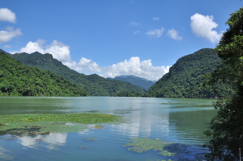 Panoramic view of Ba Be Lake during the day
