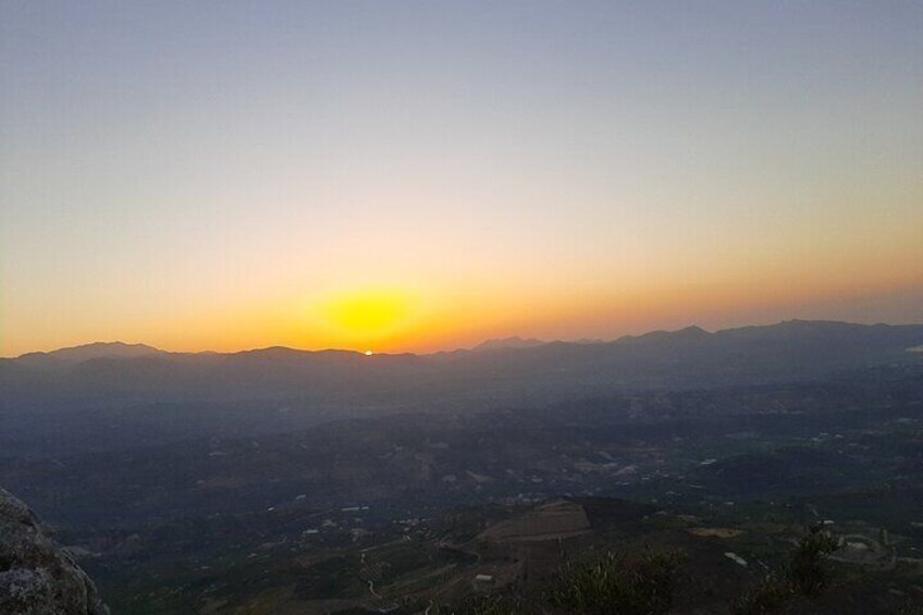 Private Tour | Amazing Sunset, Sparkling wine & Great Views at the Mountain Top 