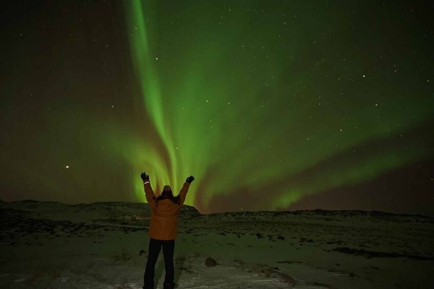 Picture 7 for Activity Reykjavik: Northern Lights Minibus Tour with Hot Chocolate